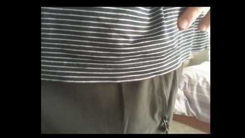 Snapshot of thickmelnik chatting on November 16, 12:49 am James online show from November 16, 12:49 am