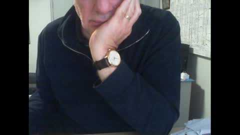 Snapshot of thickmelnik chatting on May 5, 12:35 pm James online show from May 5, 12:35 pm