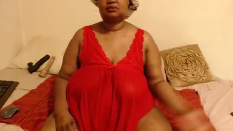 Snapshot of thicksexymellons chatting on November 5, 10:54 pm Pat online show from November 5, 10:54 pm