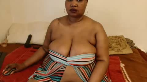 Snapshot of thicksexymellons chatting on November 21, 6:34 am Pat online show from November 21, 6:34 am