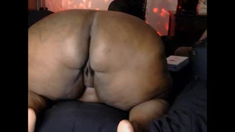 Snapshot of thickumzz41 chatting on March 3, 1:45 am Thickumzz41 online show from March 3, 1:45 am