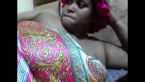 thicky_sandra online show from February 9, 3:49 pm
