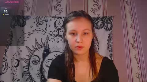 Snapshot of thighswithspikes chatting on October 30, 10:16 am thighswithspikes online show from October 30, 10:16 am