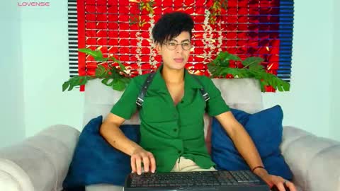 Thiago Saenzz online show from February 13, 3:08 pm