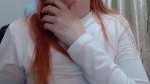 Snapshot of thin33 chatting on November 27, 2:46 am sara online show from November 27, 2:46 am