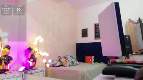 Snapshot of thin_eva chatting on June 15, 12:07 pm Eva online show from June 15, 12:07 pm