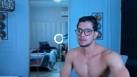 Snapshot of thirstmen_ chatting on October 10, 1:43 pm MICHAEL AND CRISS online show from October 10, 1:43 pm