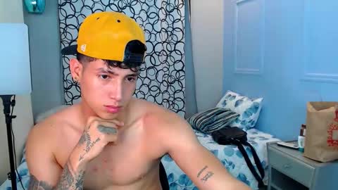 Snapshot of thirstmen_ chatting on March 13, 2:18 am MICHAEL AND CRISS online show from March 13, 2:18 am