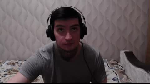 Snapshot of this_is_andy chatting on December 14, 8:35 pm Andy online show from December 14, 8:35 pm