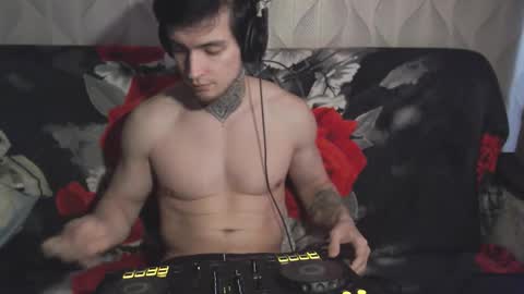 Snapshot of this_is_andy chatting on February 19, 6:53 am Andy online show from February 19, 6:53 am