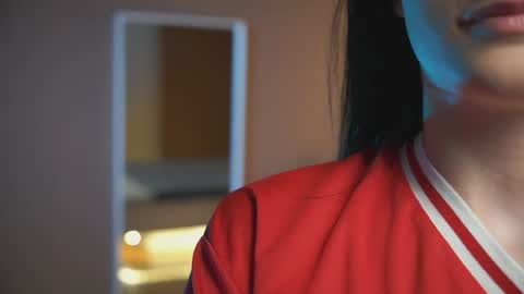 Lilly online show from May 27, 2:14 pm