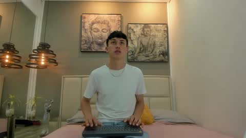 Thom online show from March 13, 11:39 am