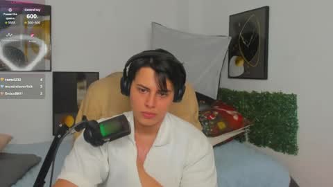 thom_ohtani online show from May 16, 2:19 am