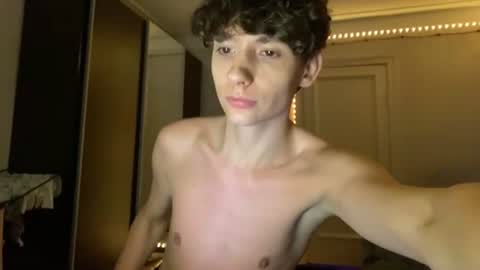 Snapshot of thomas617826 chatting on July 27, 10:17 pm Thomas Hill online show from July 27, 10:17 pm
