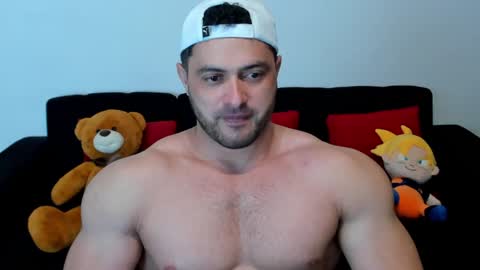 Snapshot of thomas_brandon chatting on January 21, 4:21 am Thomas Brandon online show from January 21, 4:21 am