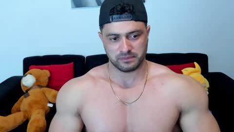 Snapshot of thomas_brandon chatting on February 1, 7:05 am Thomas Brandon online show from February 1, 7:05 am