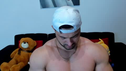 Snapshot of thomas_brandon chatting on February 3, 2:14 am Thomas Brandon online show from February 3, 2:14 am