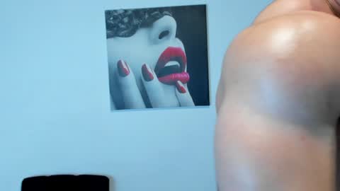 Snapshot of thomas_brandon chatting on February 3, 8:24 am Thomas Brandon online show from February 3, 8:24 am