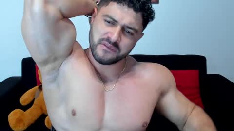 Snapshot of thomas_brandon chatting on February 24, 12:30 am Thomas Brandon online show from February 24, 12:30 am