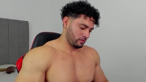 Snapshot of thomas_brandon chatting on September 11, 11:49 pm Thomas Brandon online show from September 11, 11:49 pm