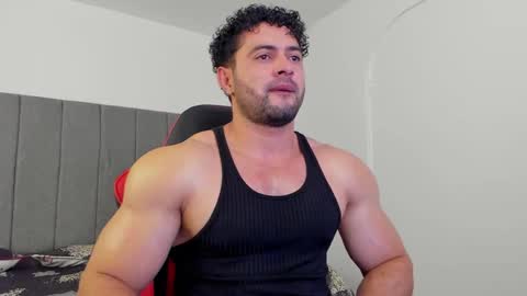 Snapshot of thomas_brandon chatting on September 25, 5:44 am Thomas Brandon online show from September 25, 5:44 am