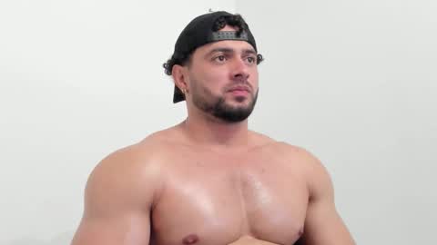 Snapshot of thomas_brandon chatting on October 11, 8:02 am Thomas Brandon online show from October 11, 8:02 am