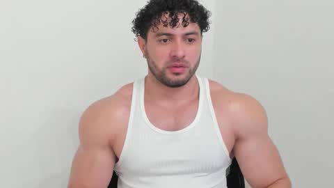 Snapshot of thomas_brandon chatting on October 22, 4:57 am Thomas Brandon online show from October 22, 4:57 am