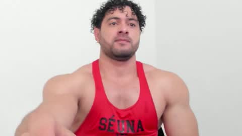 Snapshot of thomas_brandon chatting on October 29, 9:11 am Thomas Brandon online show from October 29, 9:11 am