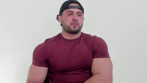 Snapshot of thomas_brandon chatting on November 18, 9:08 pm Thomas Brandon online show from November 18, 9:08 pm