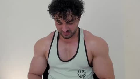 Snapshot of thomas_brandon chatting on November 23, 4:23 am Thomas Brandon online show from November 23, 4:23 am