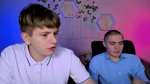 Snapshot of thomas_crow chatting on November 17, 10:10 am thomas_crow online show from November 17, 10:10 am