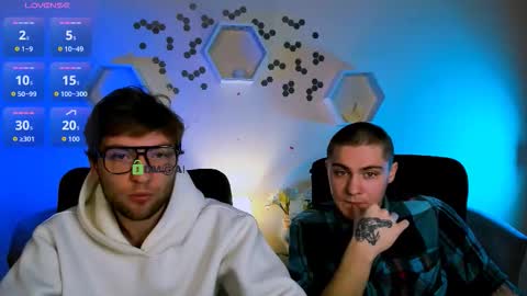 Snapshot of thomas_crow chatting on November 26, 9:54 am thomas_crow online show from November 26, 9:54 am