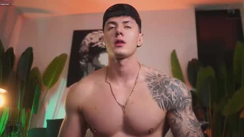 Thomas Falcon online show from November 27, 1:51 am