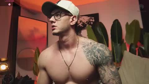 Thomas Falcon online show from January 15, 3:44 am