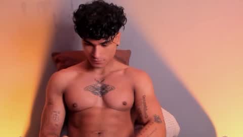 Snapshot of thomas_fit1 chatting on December 29, 5:22 pm Thomas 3 JUST STAY AND BE MY LAST LOVE online show from December 29, 5:22 pm