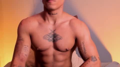 Snapshot of thomas_fit1 chatting on January 2, 3:58 am Thomas 3 JUST STAY AND BE MY LAST LOVE online show from January 2, 3:58 am