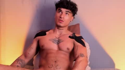 Snapshot of thomas_fit1 chatting on January 5, 2:38 am Thomas 3 JUST STAY AND BE MY LAST LOVE online show from January 5, 2:38 am