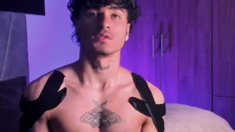 Snapshot of thomas_fit1 chatting on September 11, 4:12 am Thomas 3 JUST STAY AND BE MY LAST LOVE online show from September 11, 4:12 am