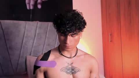 Snapshot of thomas_fit1 chatting on October 9, 6:00 am Thomas 3 JUST STAY AND BE MY LAST LOVE online show from October 9, 6:00 am