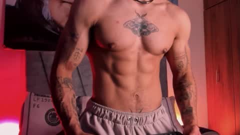 Snapshot of thomas_fit1 chatting on October 30, 11:27 pm Thomas 3 JUST STAY AND BE MY LAST LOVE online show from October 30, 11:27 pm