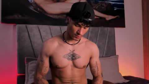 Snapshot of thomas_fit1 chatting on November 7, 5:57 pm Thomas 3 JUST STAY AND BE MY LAST LOVE online show from November 7, 5:57 pm