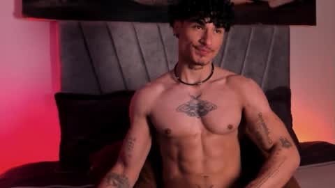 Snapshot of thomas_fit1 chatting on November 24, 2:11 am Thomas 3 JUST STAY AND BE MY LAST LOVE online show from November 24, 2:11 am