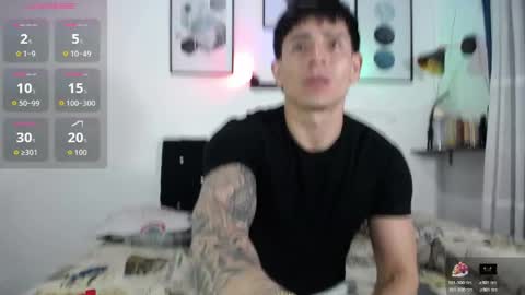 thomas_hot369 online show from April 9, 2:33 am