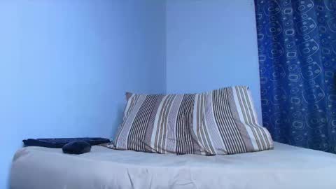 Snapshot of thomas_ks11 chatting on March 28, 2:44 am thomas_ks11 online show from March 28, 2:44 am