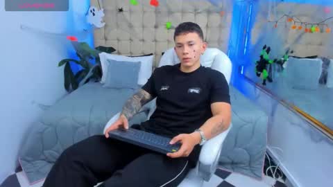 Thomas online show from October 31, 12:17 pm