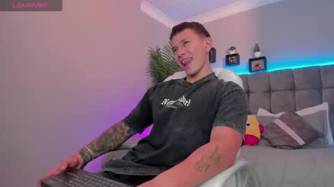 Thomas online show from May 1, 1:48 pm