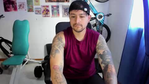 Snapshot of thomas_rol chatting on November 26, 6:20 pm Thomas online show from November 26, 6:20 pm