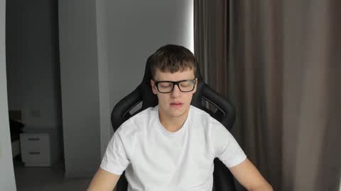 Snapshot of thomas_shelbivip chatting on January 16, 11:58 am Tomas online show from January 16, 11:58 am