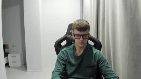 Snapshot of thomas_shelbivip chatting on January 23, 6:56 pm Tomas online show from January 23, 6:56 pm