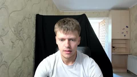 Snapshot of thomas_shelbivip chatting on September 13, 10:15 am Tomas online show from September 13, 10:15 am